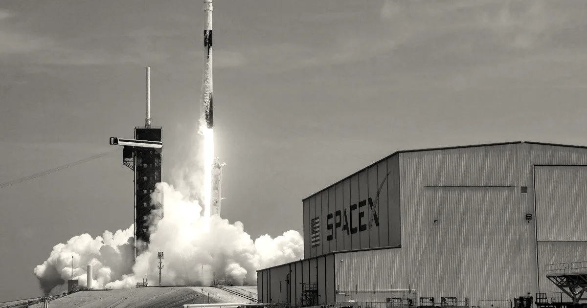 SpaceX lands $6.45B in government contracts ahead of IPO