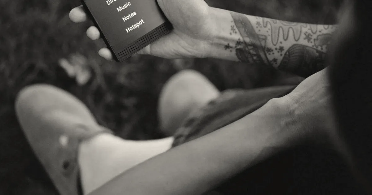 Light Phone partners with Noble Mobile for immediate device access